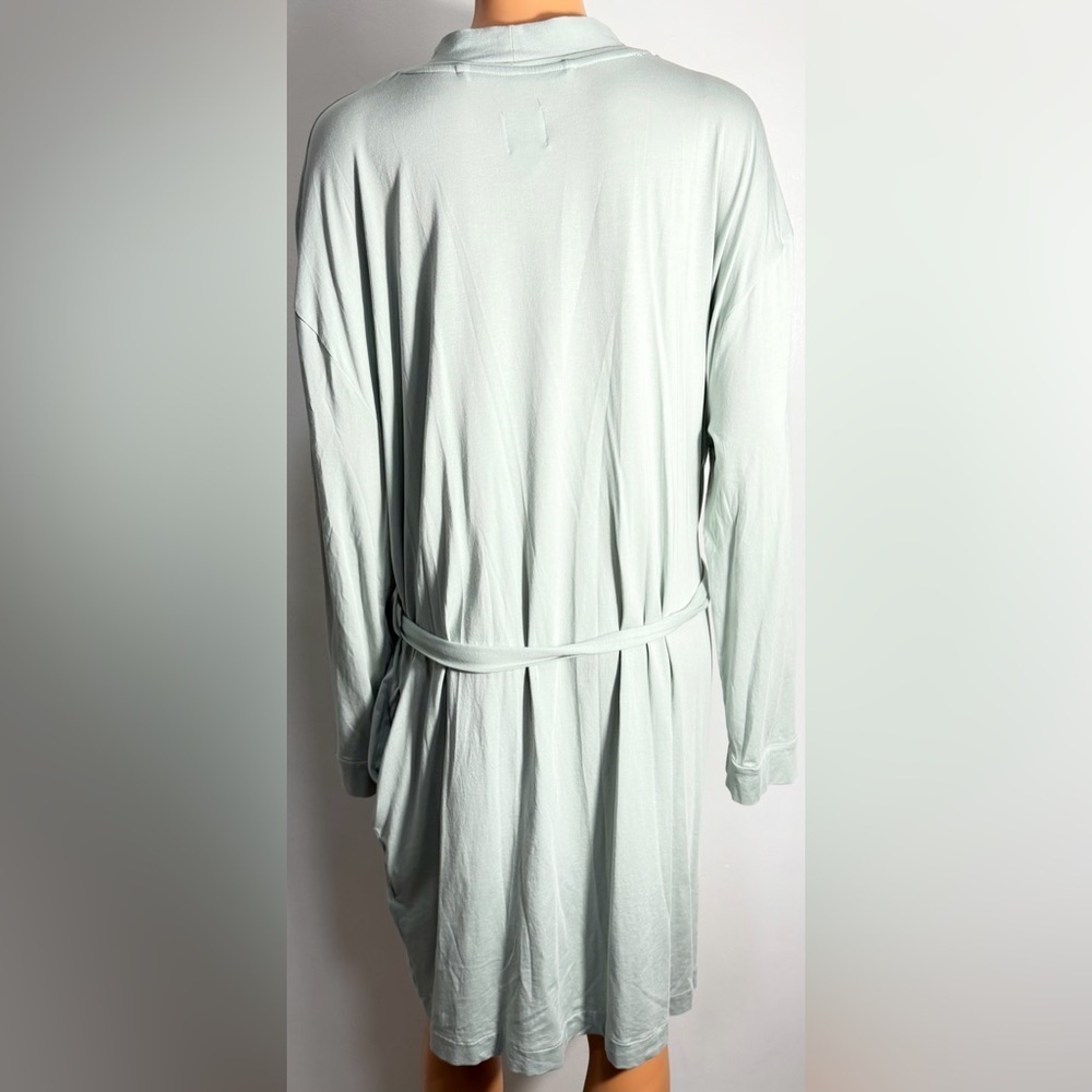 Amazon Women's Light Green Robe - Picture 5 of 14